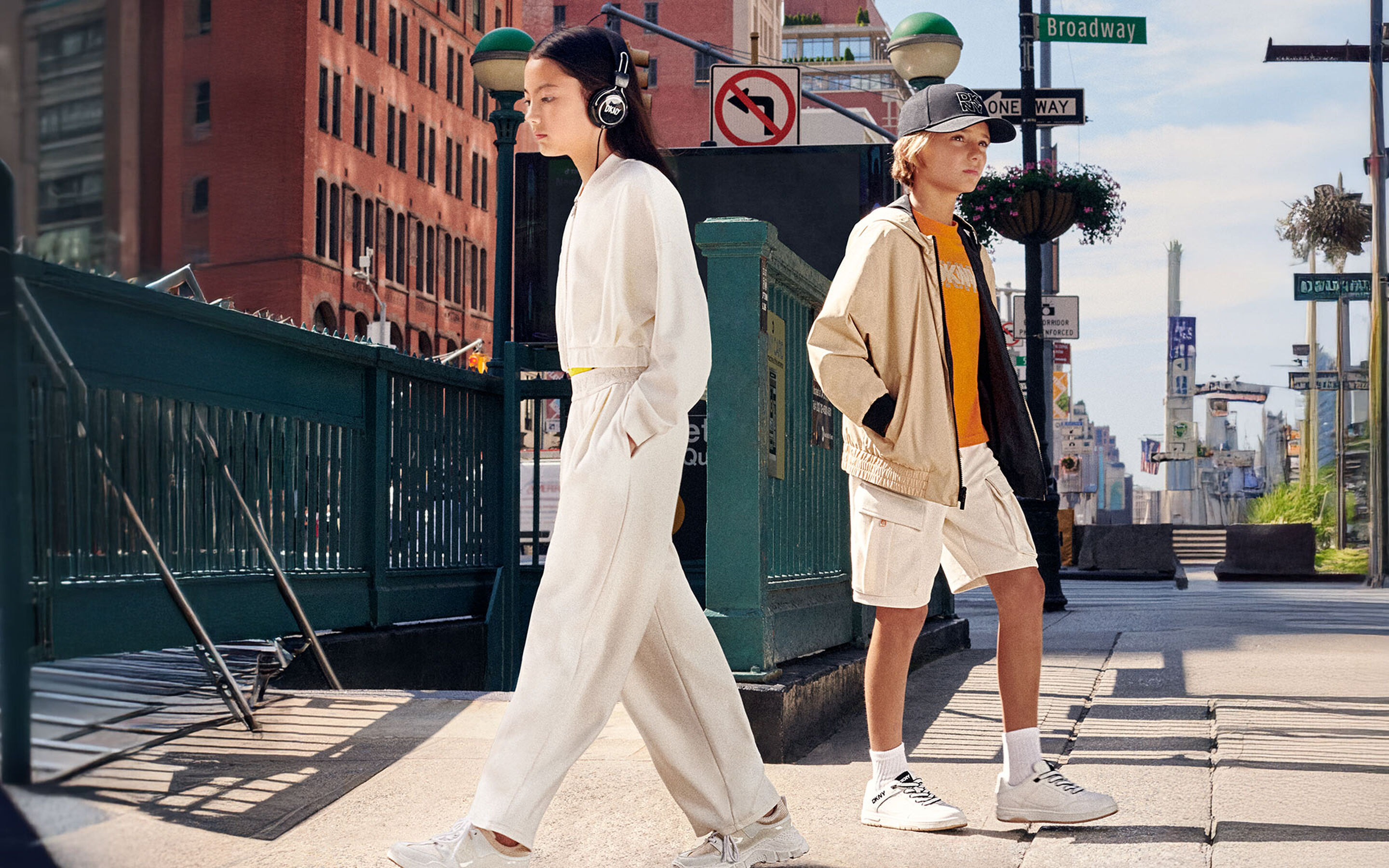 V&ecirc;tements et Accessoires pour enfants de la marque DKNY