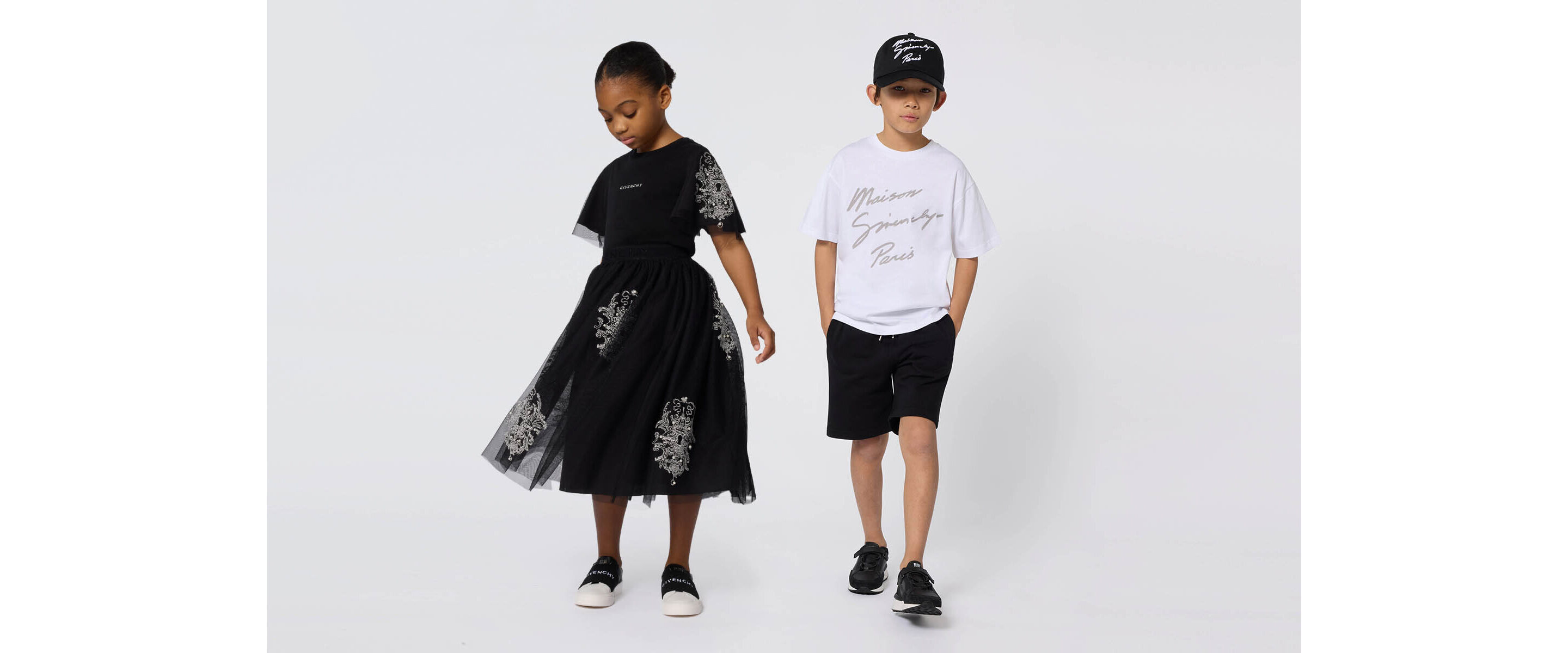 Vêtements enfants Givenchy sur Kids around