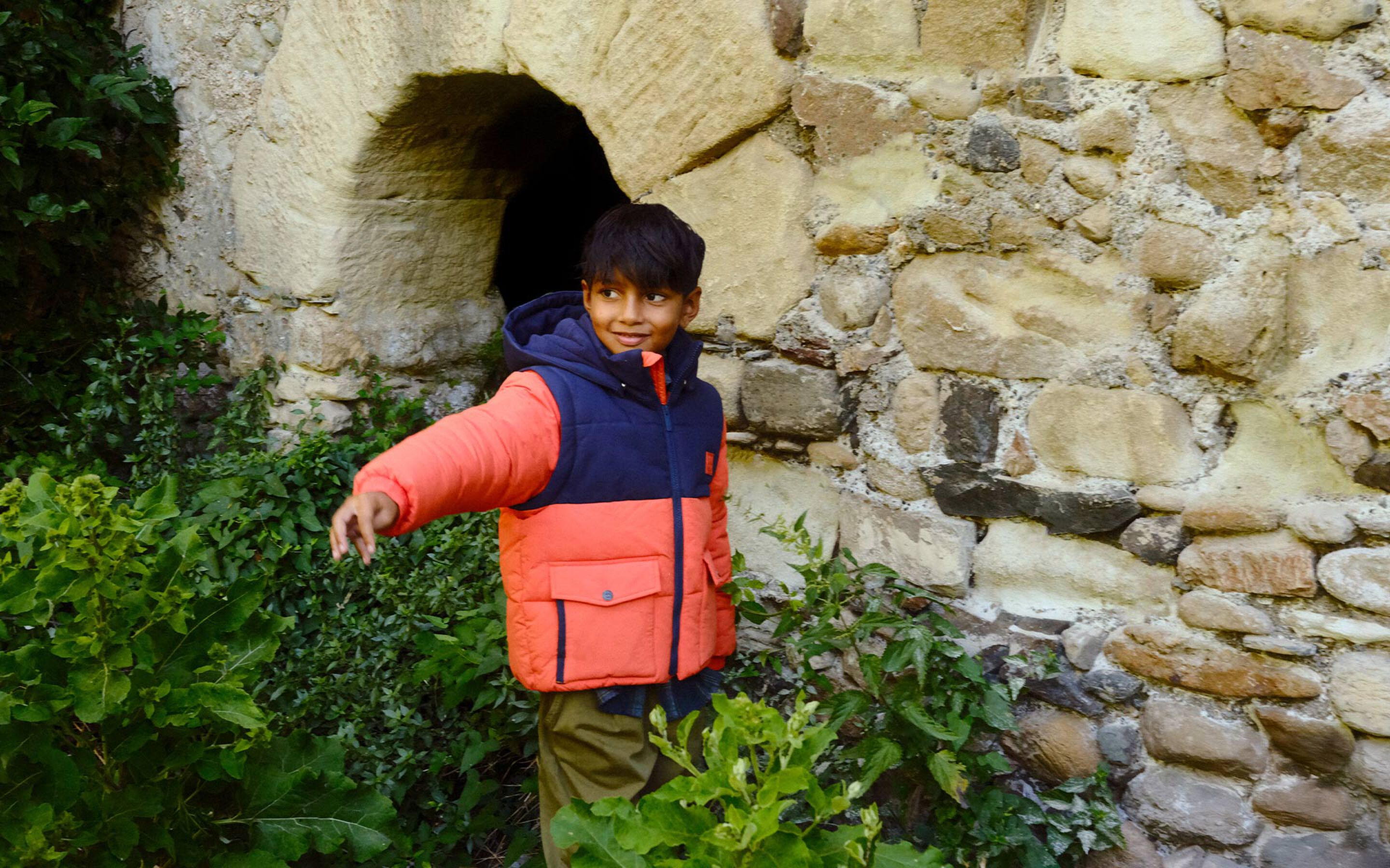 Les vêtements pour garçons de la collection automne hiver 2025 sur Kids around