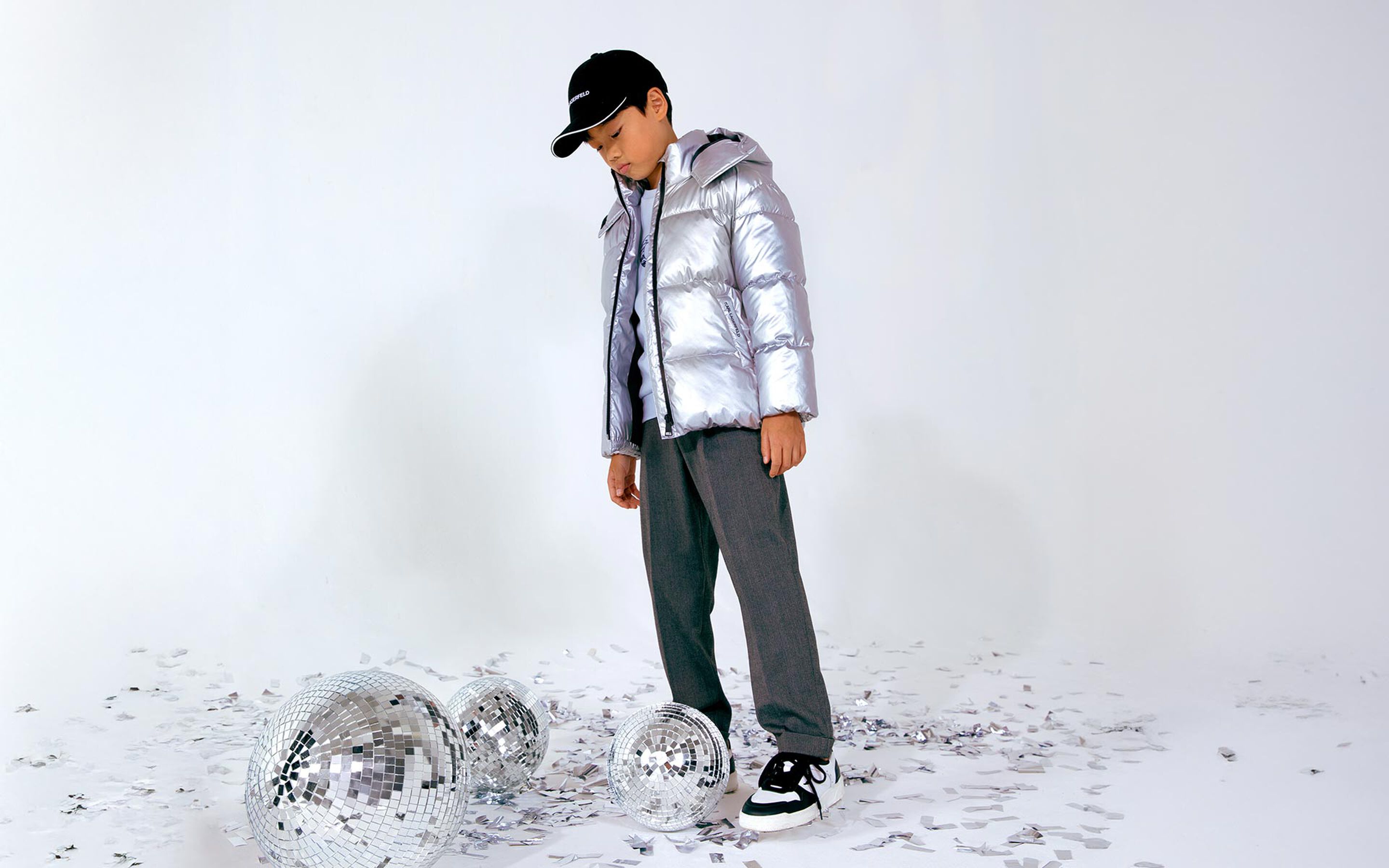 Les vêtements et accessoires pour enfants de la marque KARL LAGERFELD KIDS sur Kids around