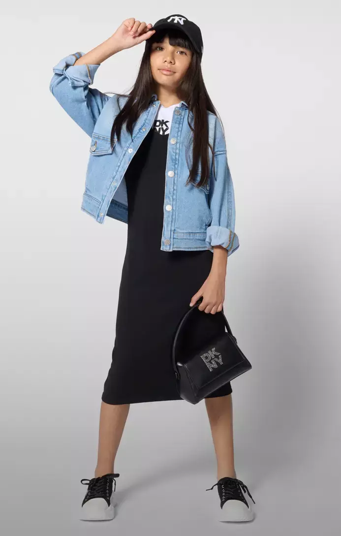 Robes fille des marques DKNY et HUGO chez Kids around