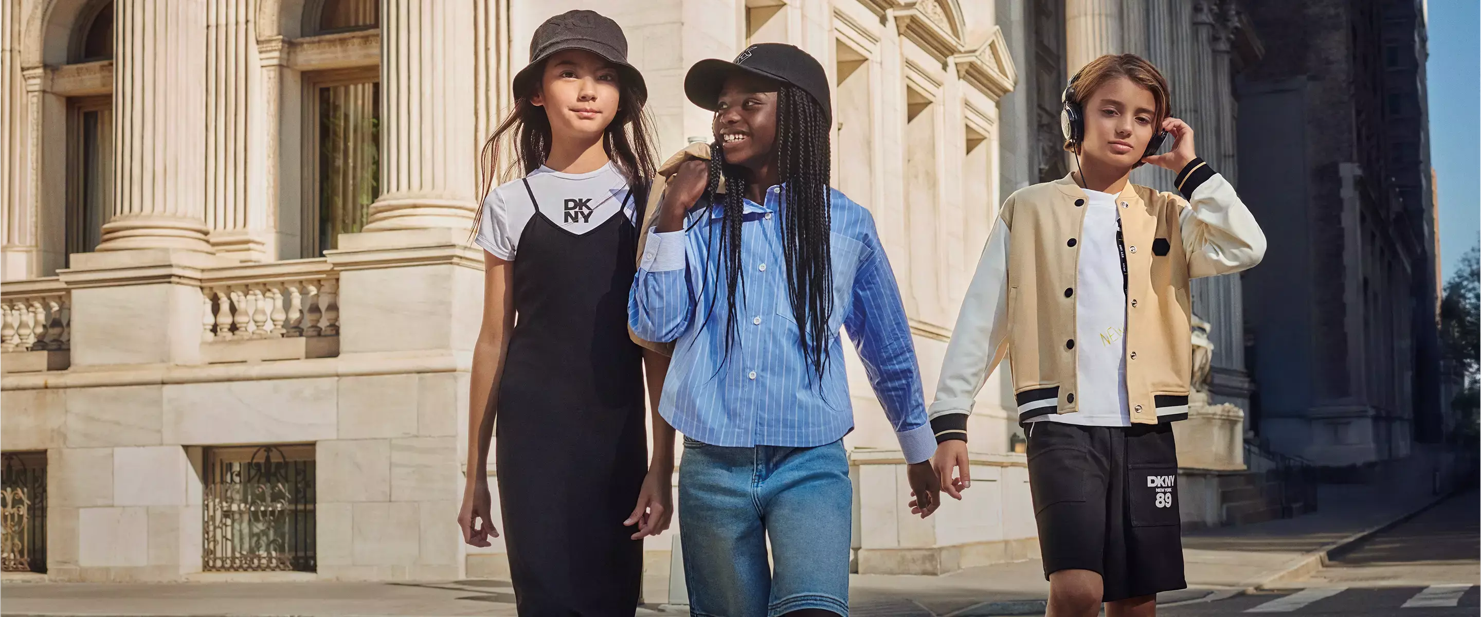 La collection été 2026 de la marque DKNY chez Kids around