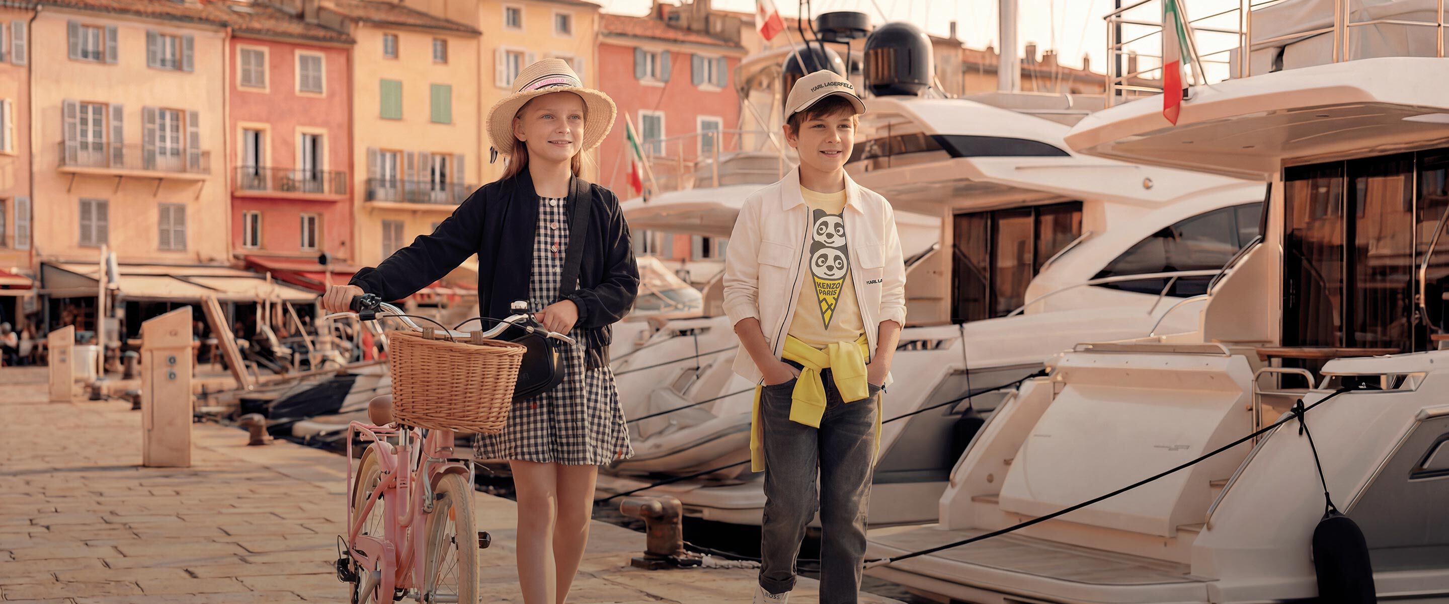 La sélection French Riviera Été 2026 de vêtements et accessoires pour enfants chez Kids Around