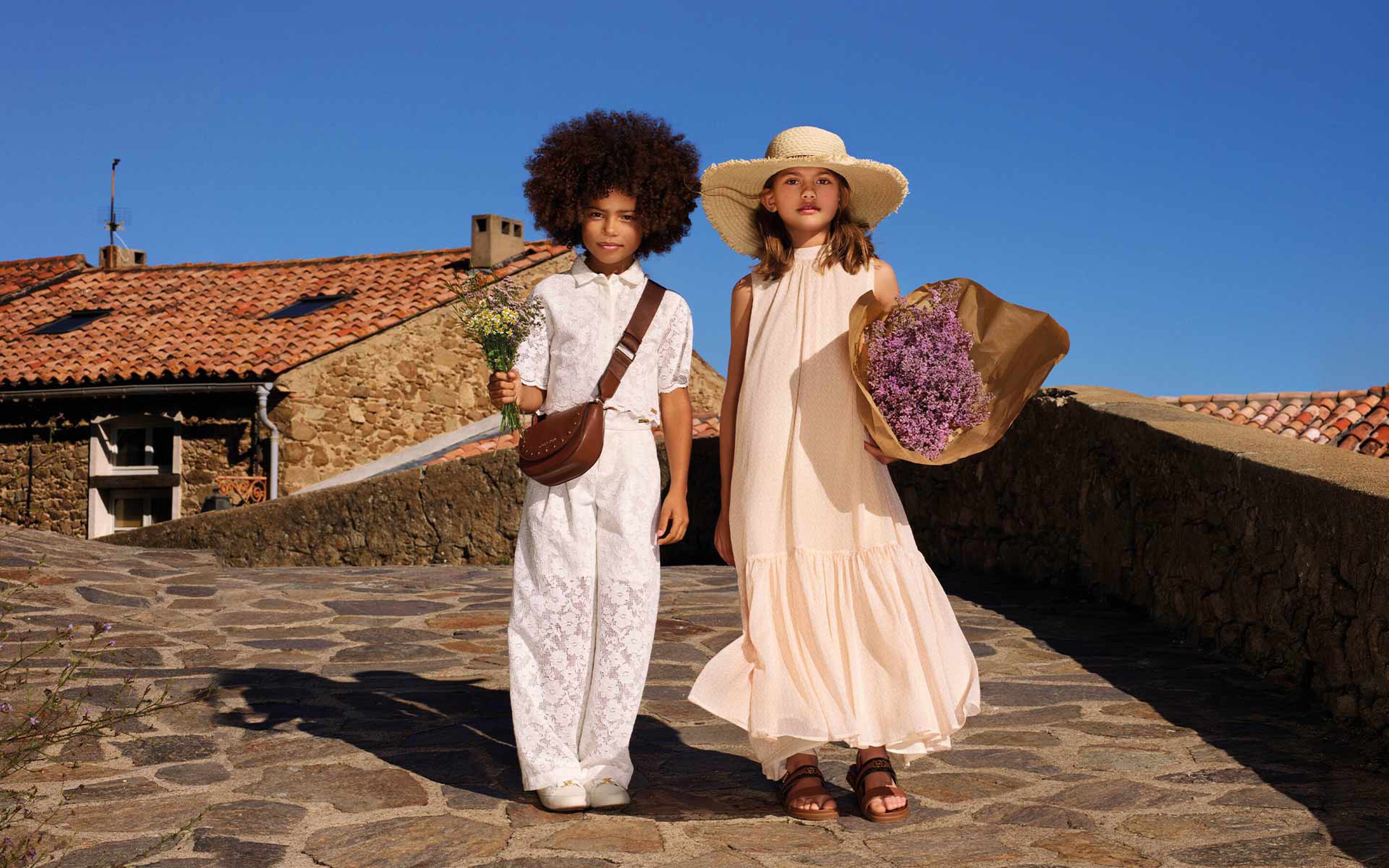 tendances mode fille Michael Kors pour enfants autour