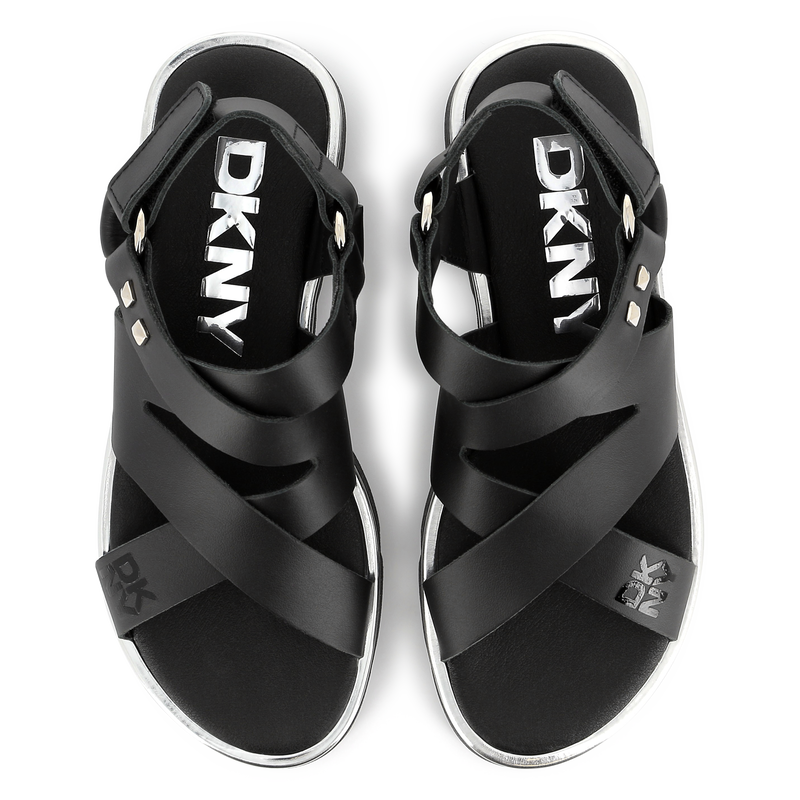 Sandales en cuir de vachette DKNY 
                        FILLE