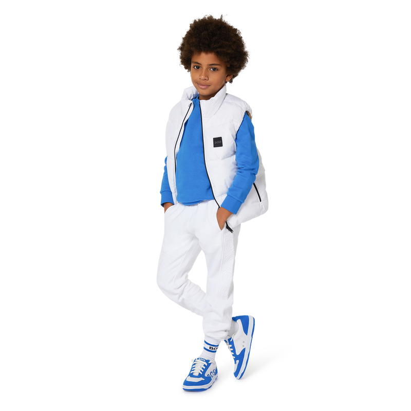 Baskets &agrave; lacets et sigle