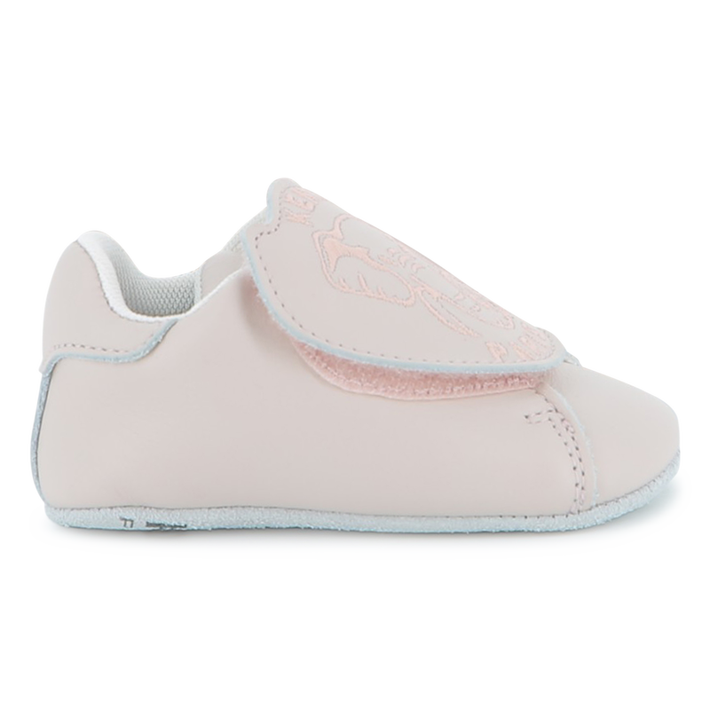 Chaussons b&eacute;b&eacute; en cuir de vache KENZO KIDS 
                        UNISEXE