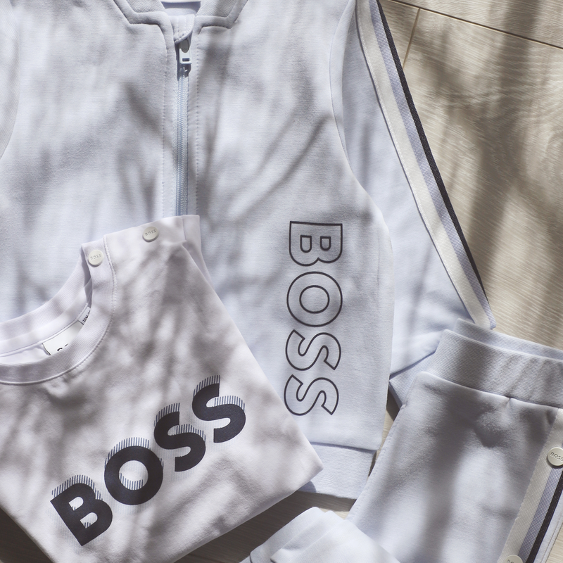 Pantalon, cardigan et T-shirt BOSS 
                    GARCON