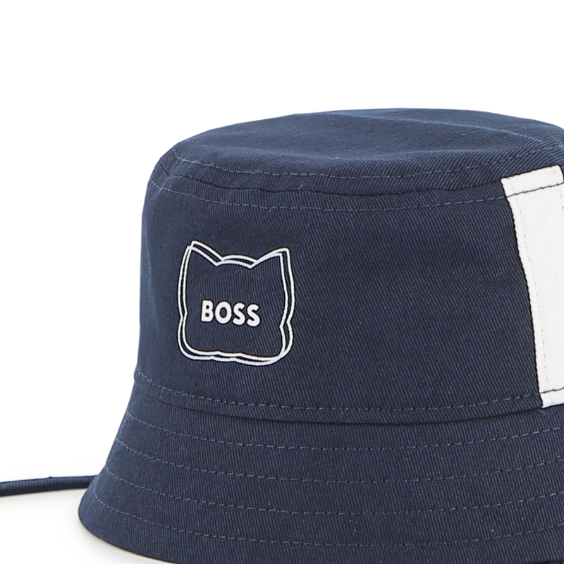 BOB AVEC ATTACHES BOSS 
                        GARCON