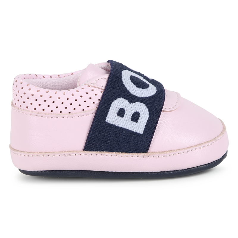 Chaussons élastiqués en cuir de mouton BOSS 
                    FILLE