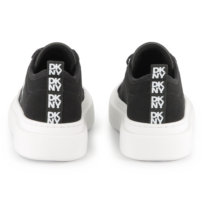 Baskets lacées en toile DKNY 
                    FILLE
