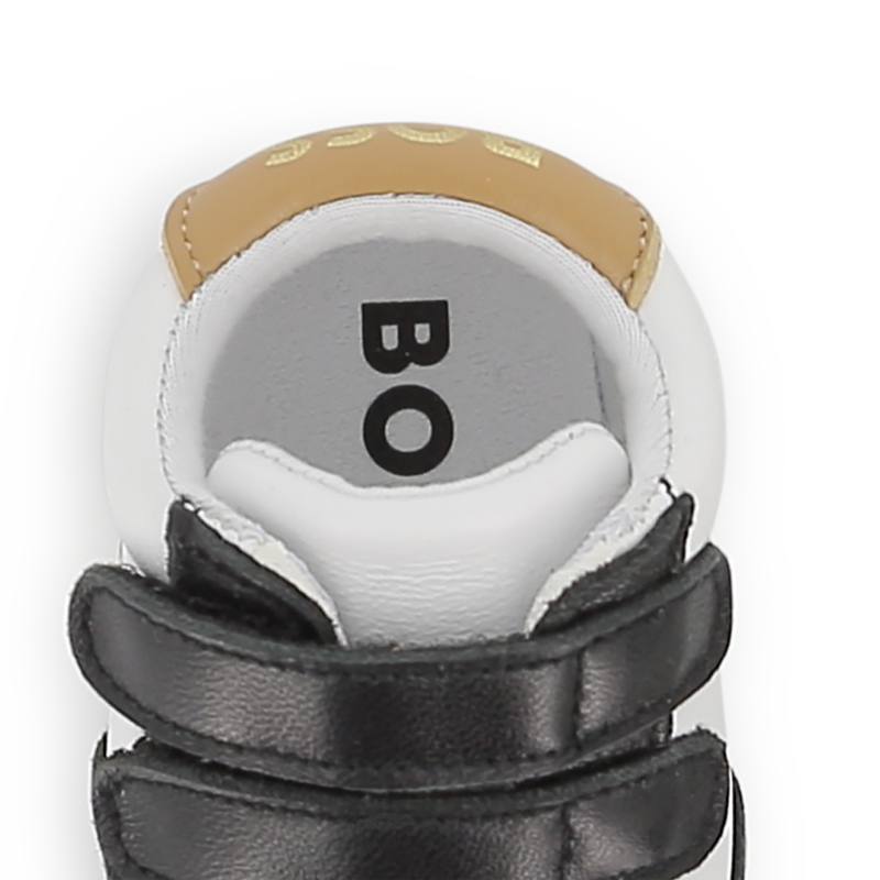 CHAUSSONS EN CUIR DE MOUTON BOSS 
                        GARCON