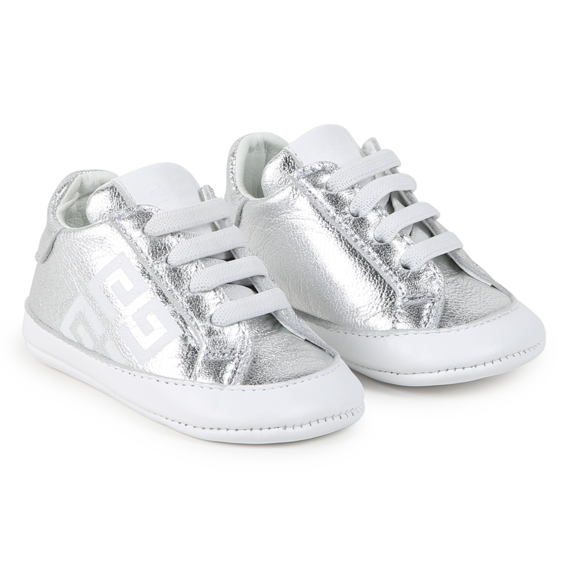 Chaussons à lacets GIVENCHY 
                    UNISEXE