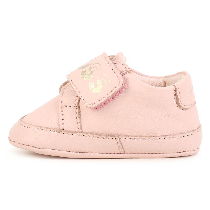Chaussons souples à bande auto-agrippante BOSS 
                    FILLE