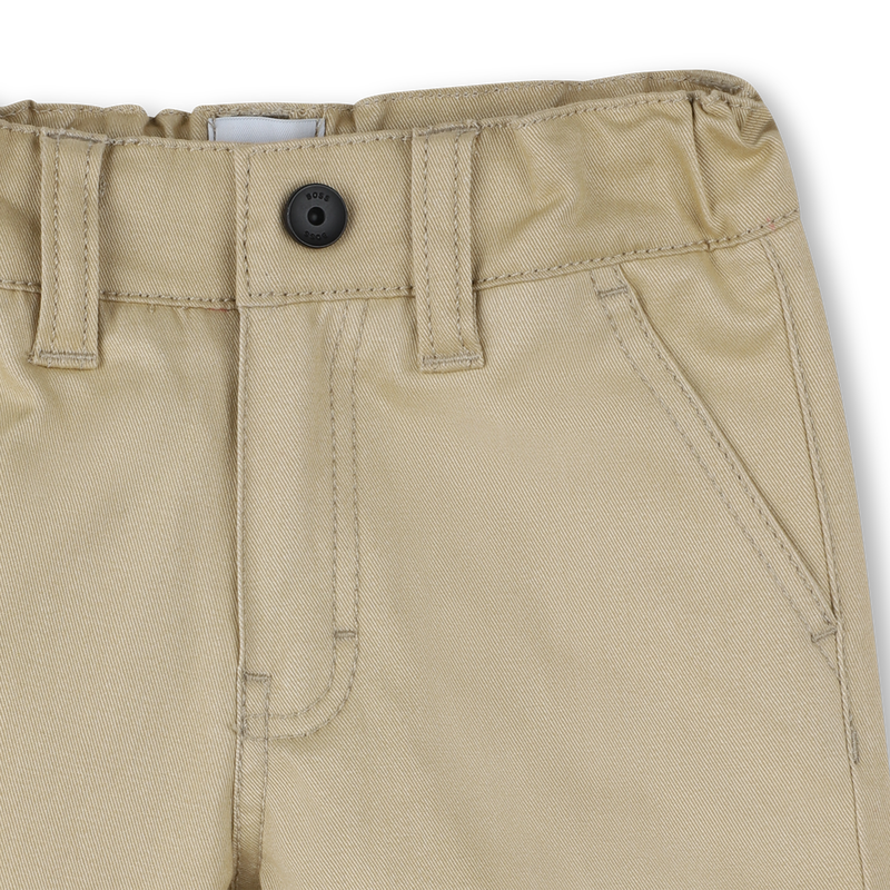 Short uni BOSS 
                    GARCON