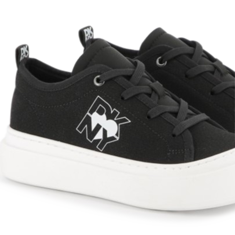 Baskets lacées en toile DKNY 
                    FILLE
