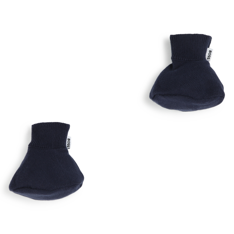 Ensemble bonnet et chaussons BOSS 
                    UNISEXE