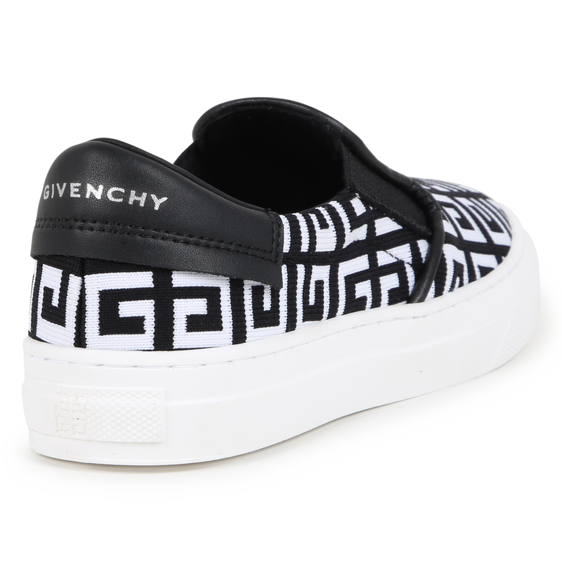 Chaussures avec motif bicolore GIVENCHY 
                    GARCON