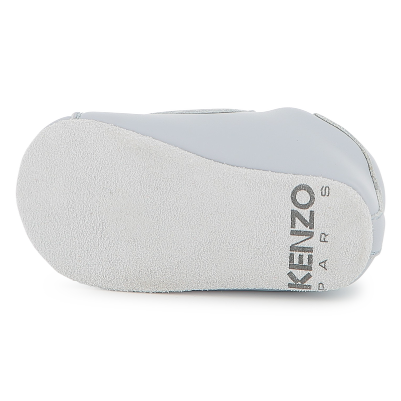 Chaussons b&eacute;b&eacute; en cuir de vache KENZO KIDS 
                        UNISEXE