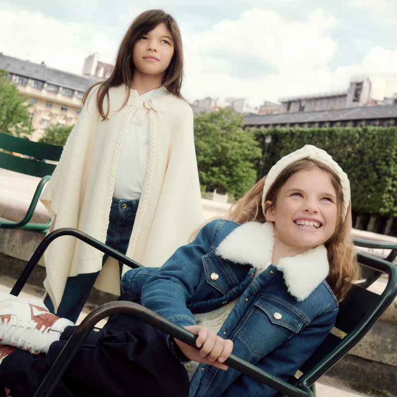 Cape en tricot CHLOE 
                    FILLE