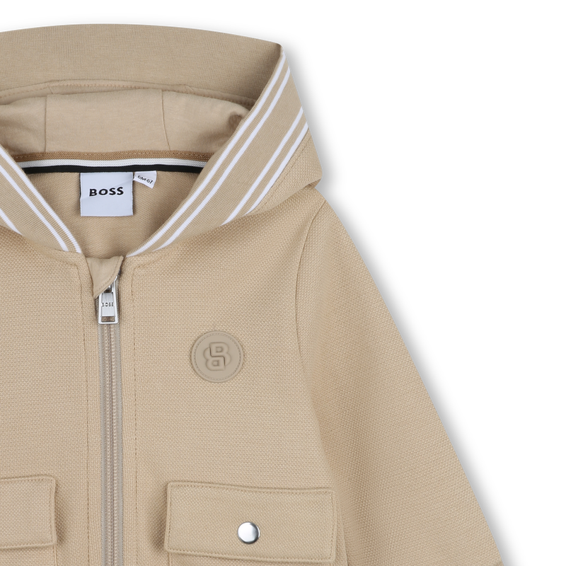 SWEAT ZIPP&Eacute; &Agrave; CAPUCHE BOSS 
                        GARCON