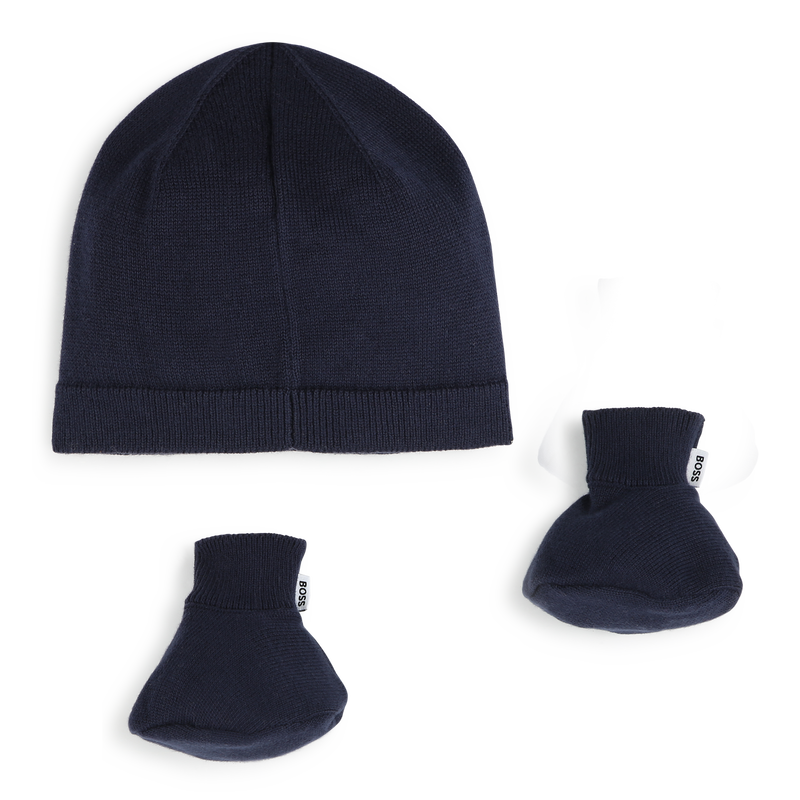Ensemble bonnet et chaussons BOSS 
                    UNISEXE