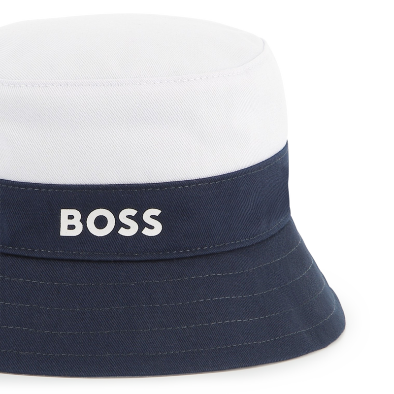 Bob réversible BOSS 
                    GARCON