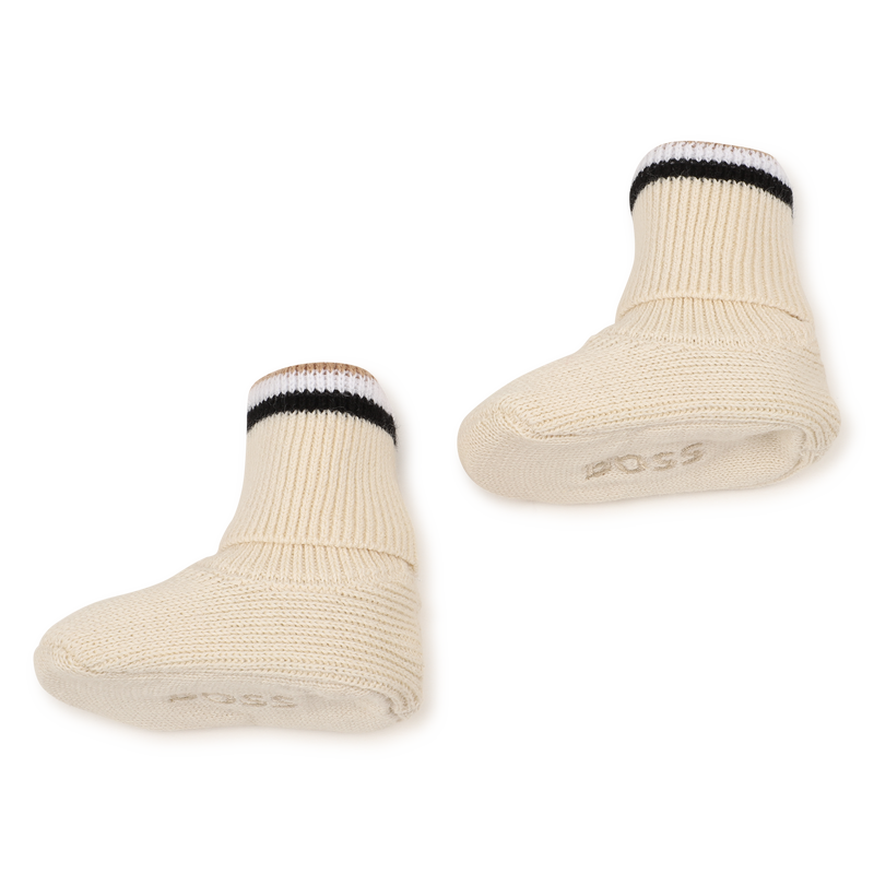 Ensemble bonnet et chaussons BOSS 
                        UNISEXE