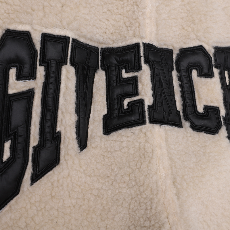 Pantalon cargo GIVENCHY 
                    GARCON