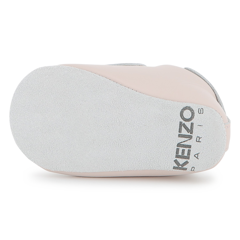Chaussons b&eacute;b&eacute; en cuir de vache KENZO KIDS 
                        UNISEXE