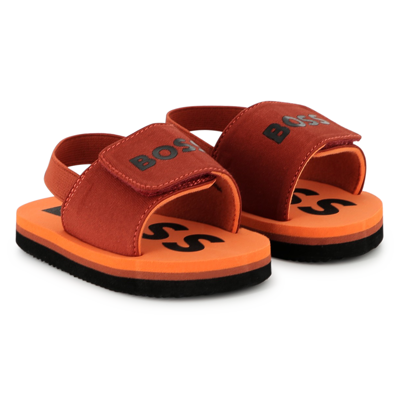 Claquettes avec fermeture par bandes auto aggripan BOSS 
                        GARCON