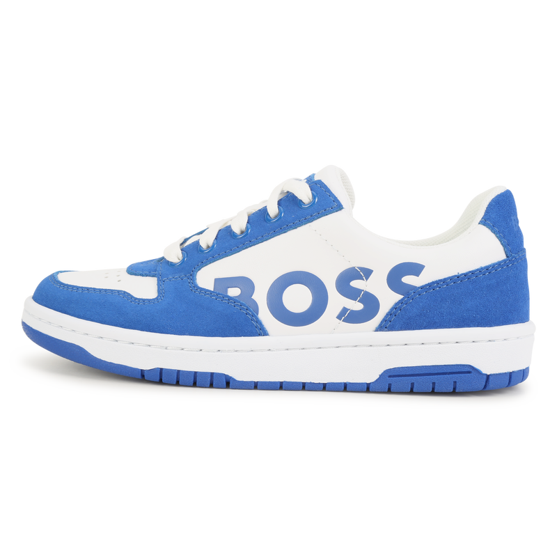 Baskets &agrave; lacets et sigle