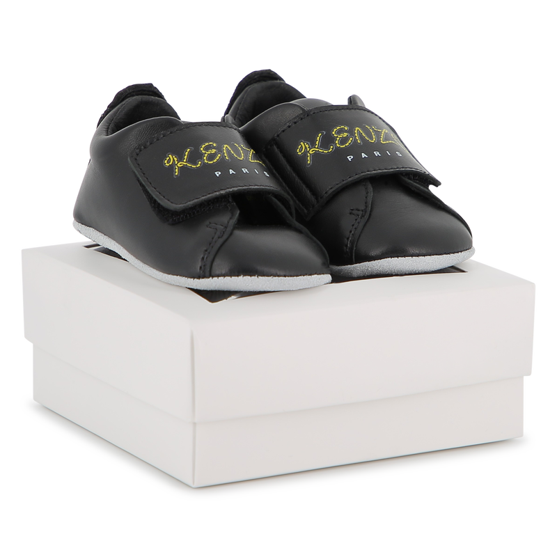 Chaussons b&eacute;b&eacute; KENZO KIDS 
                        UNISEXE