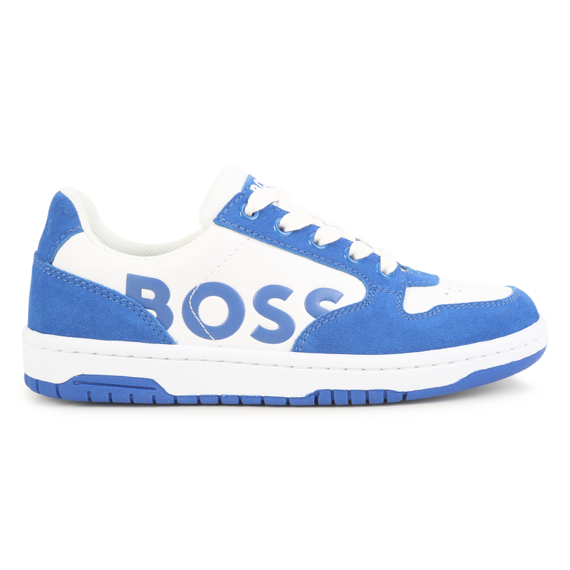 Baskets &agrave; lacets et sigle