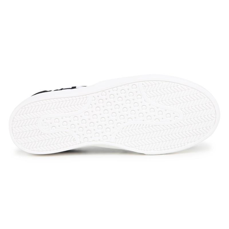 Chaussures avec motif bicolore GIVENCHY 
                    GARCON