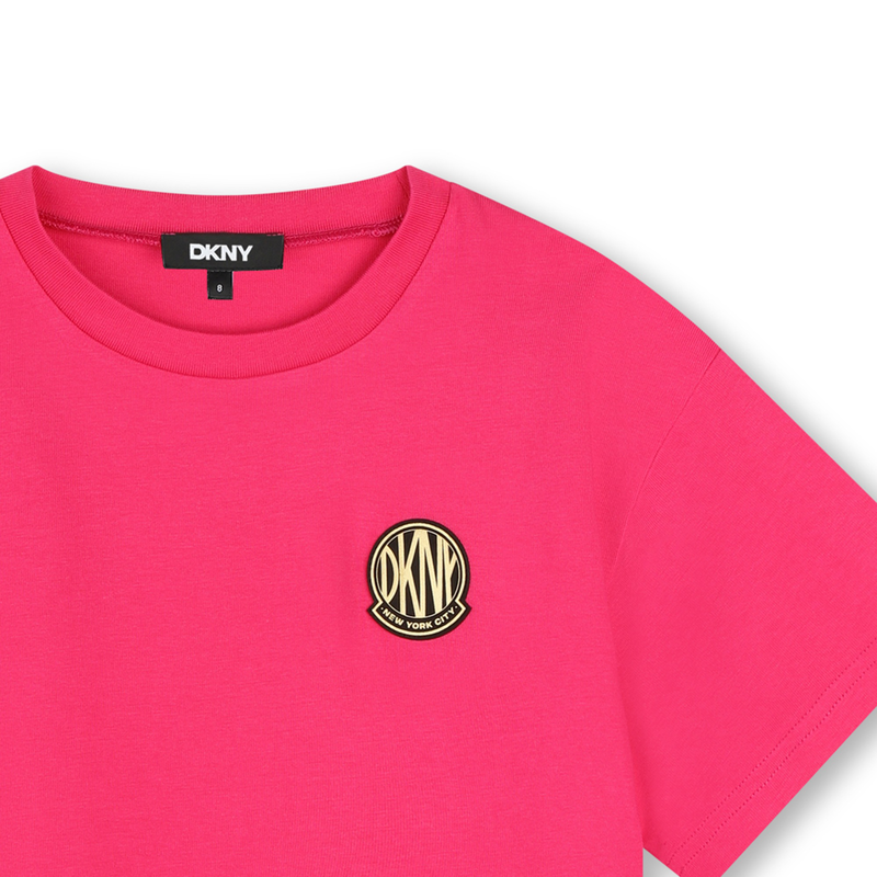 T-shirt &agrave; manches courtes DKNY 
                        FILLE