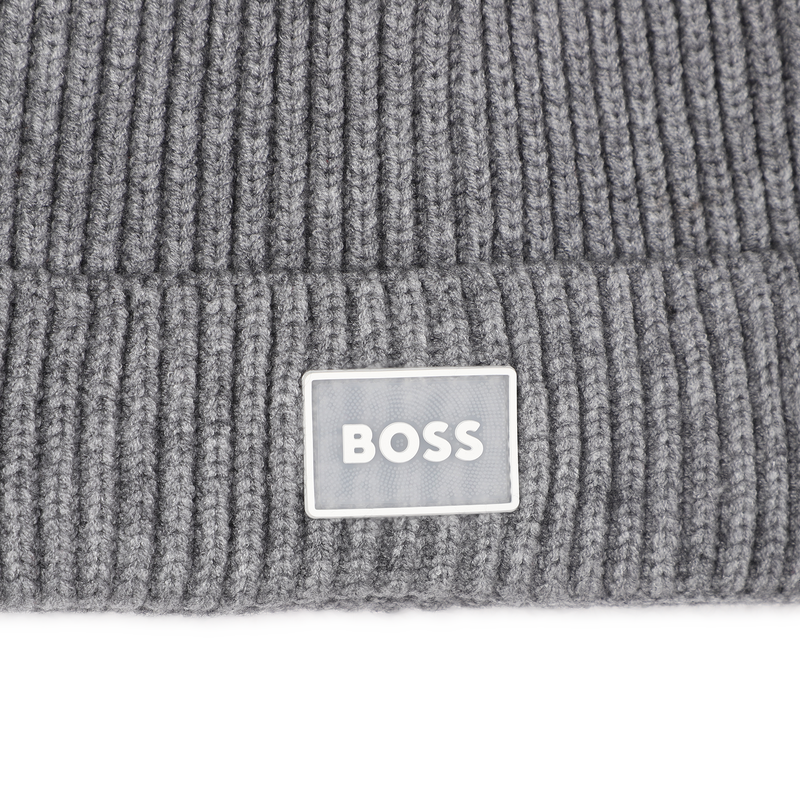 Bonnet tricot avec badge BOSS 
                    GARCON