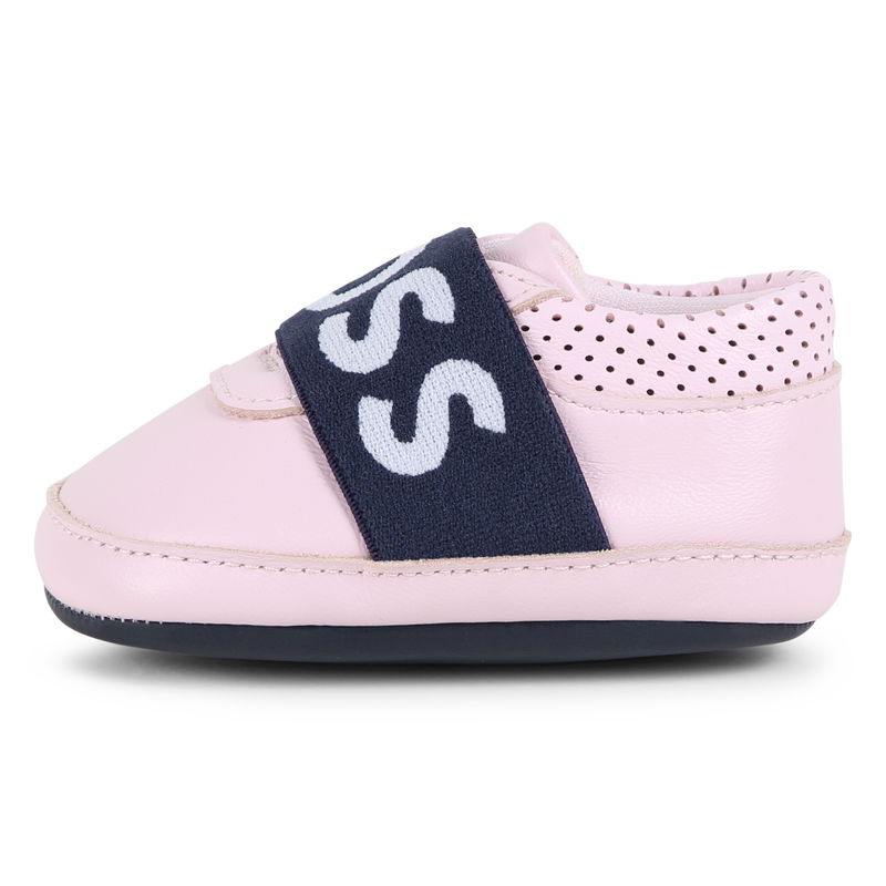 Chaussons élastiqués en cuir de mouton BOSS 
                    FILLE