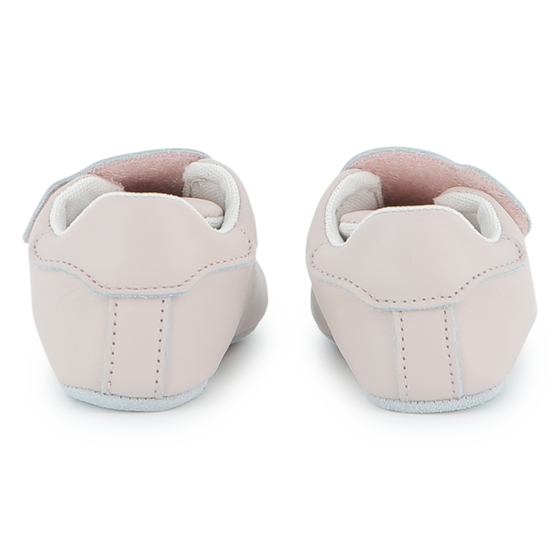 Chaussons bébé en cuir de vache KENZO KIDS 
                    UNISEXE