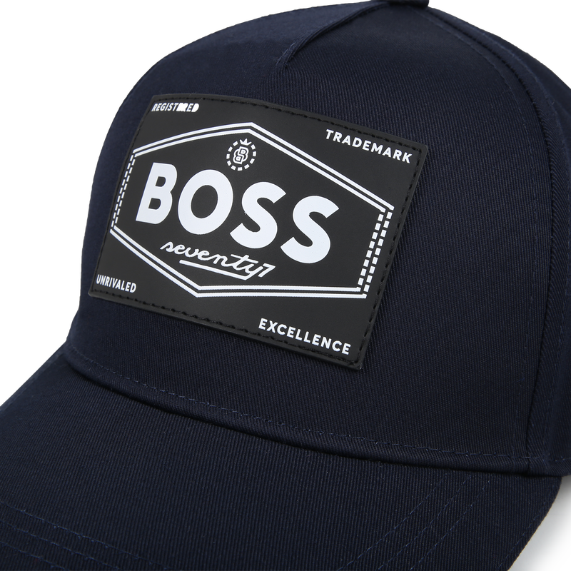 Casquette avec badge BOSS 
                    GARCON