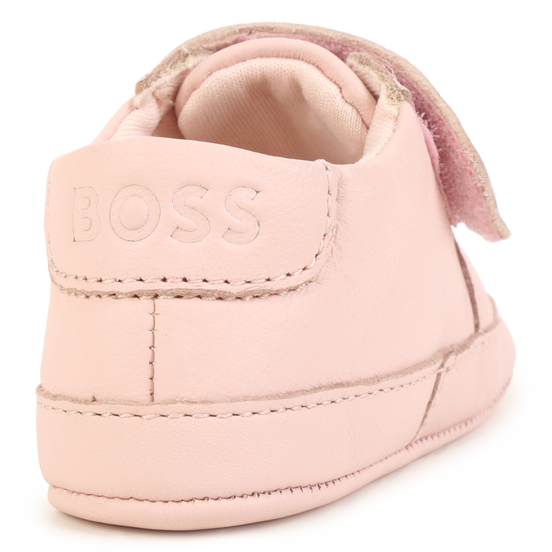 Chaussons souples à bande auto-agrippante BOSS 
                    FILLE