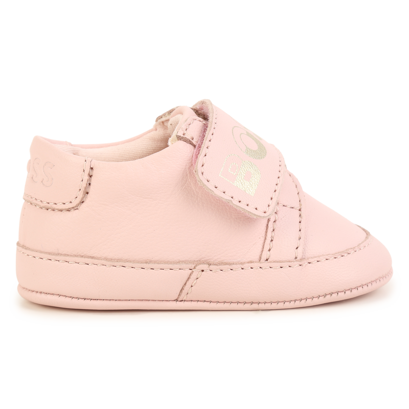 Chaussons souples à bande auto-agrippante BOSS 
                    FILLE