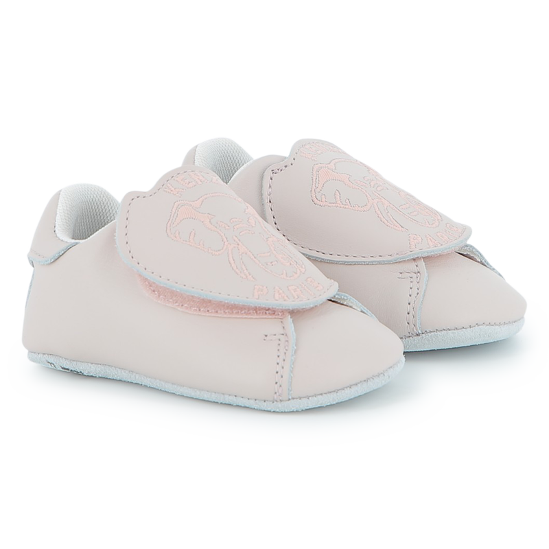 Chaussons bébé en cuir de vache KENZO KIDS 
                    UNISEXE