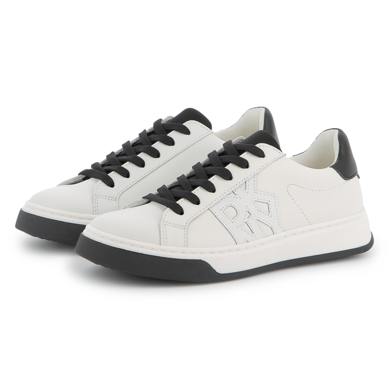 Baskets lac&eacute;es en cuir de vachette DKNY 
                        UNISEXE
