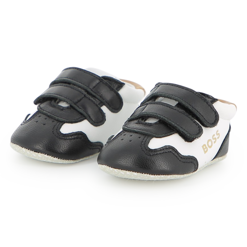 CHAUSSONS EN CUIR DE MOUTON BOSS 
                        GARCON