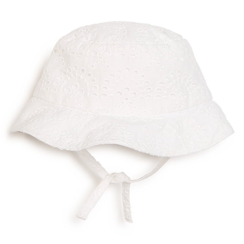 Chapeau en broderie anglaise CARREMENT BEAU 
                    FILLE