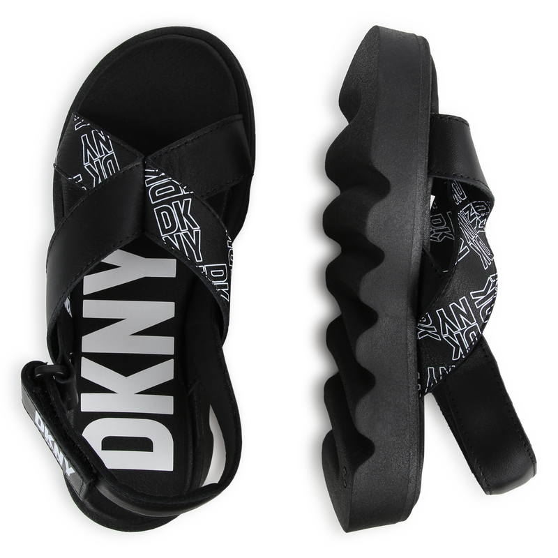 Sandales avec bande auto-agrippante DKNY 
                    FILLE