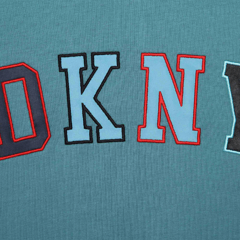 T-shirt avec sigle brodé DKNY 
                    GARCON