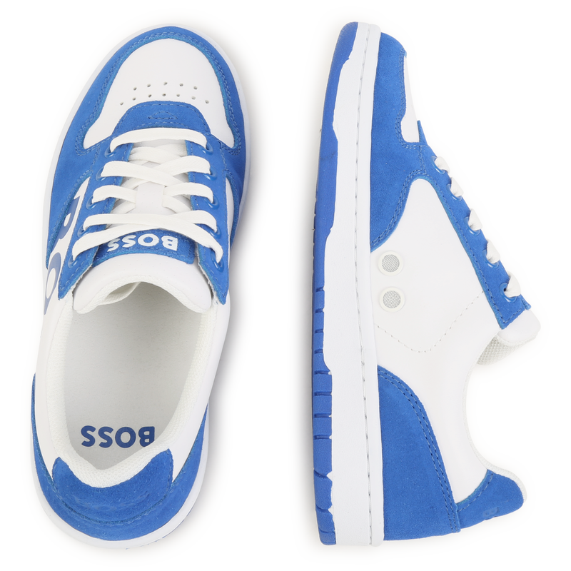 Baskets &agrave; lacets et sigle