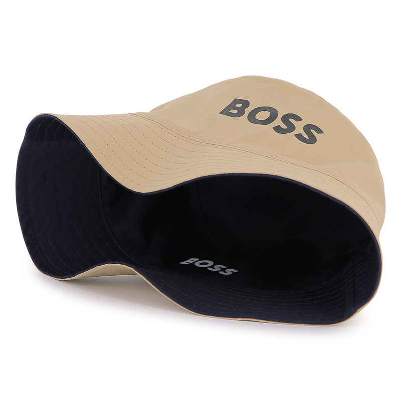 Bob réversible bimatière BOSS 
                    GARCON